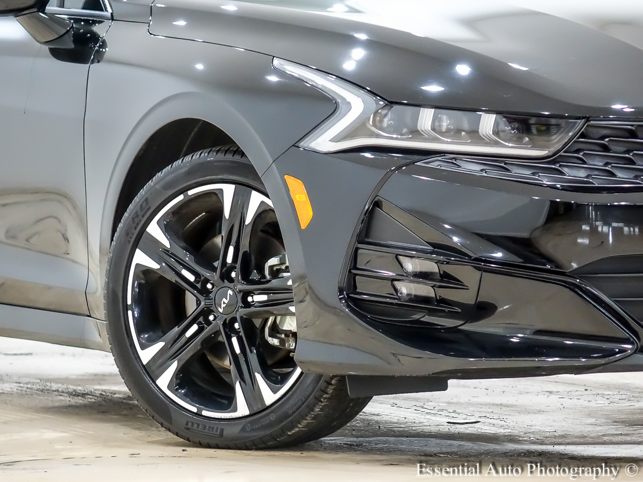 2024 Kia K5 GT-Line photo 3