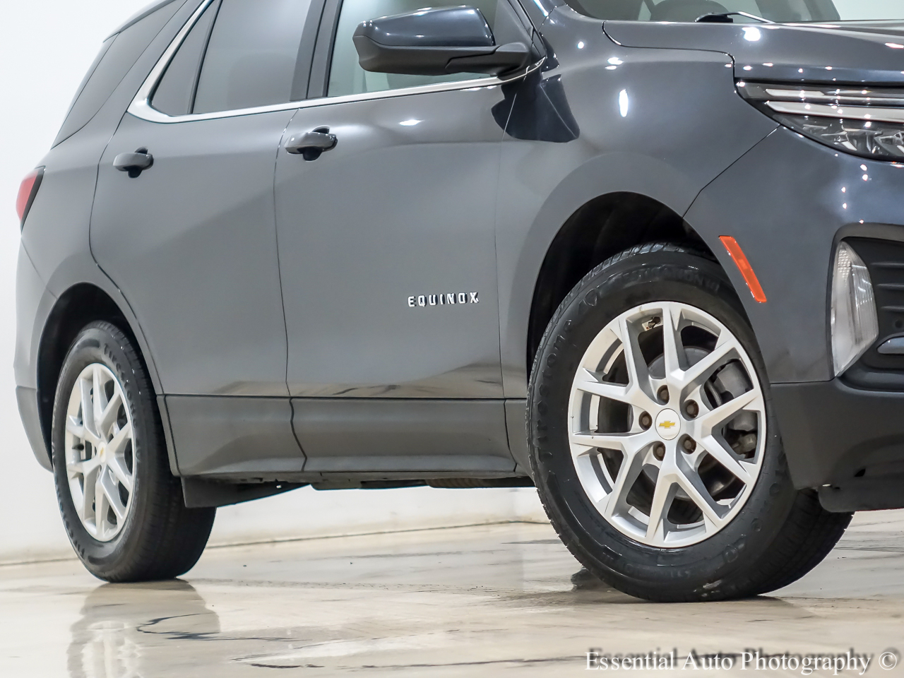 2022 Chevrolet Equinox LT photo 3