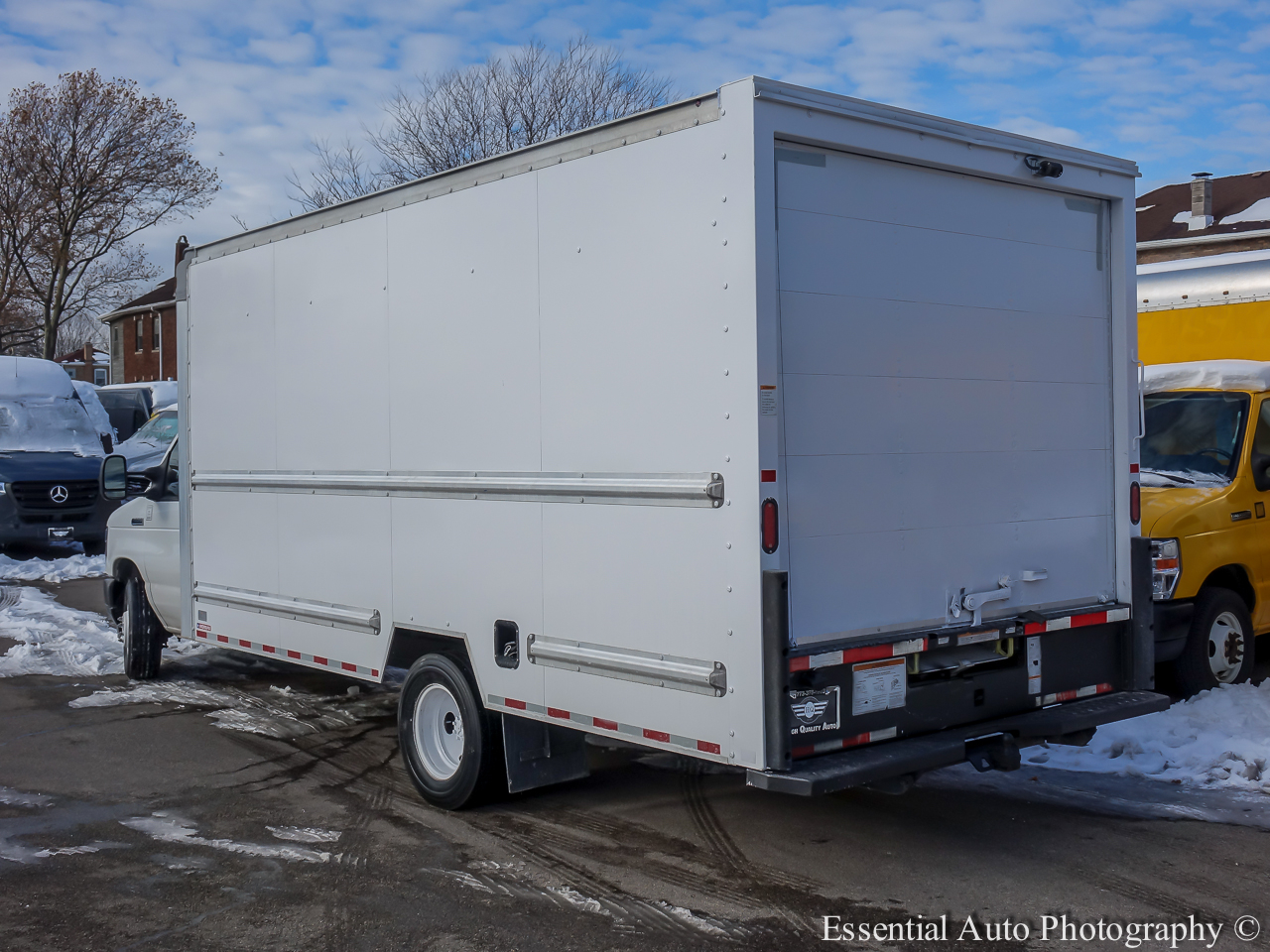 Ford Econoline E-350 Super Duty 2022