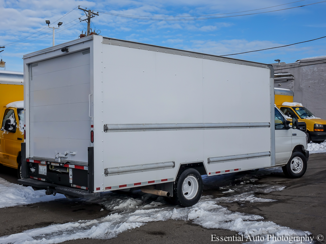 Ford Econoline E-350 Super Duty 2022