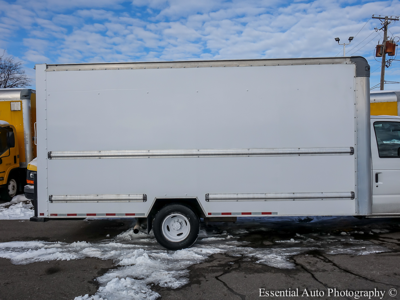 Ford Econoline E-350 Super Duty 2022