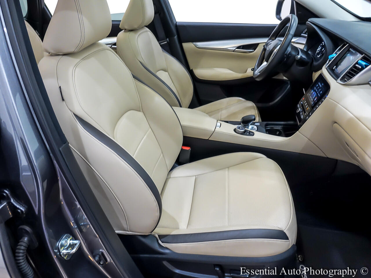 Infiniti QX50 ESSENTIAL AWD 2022