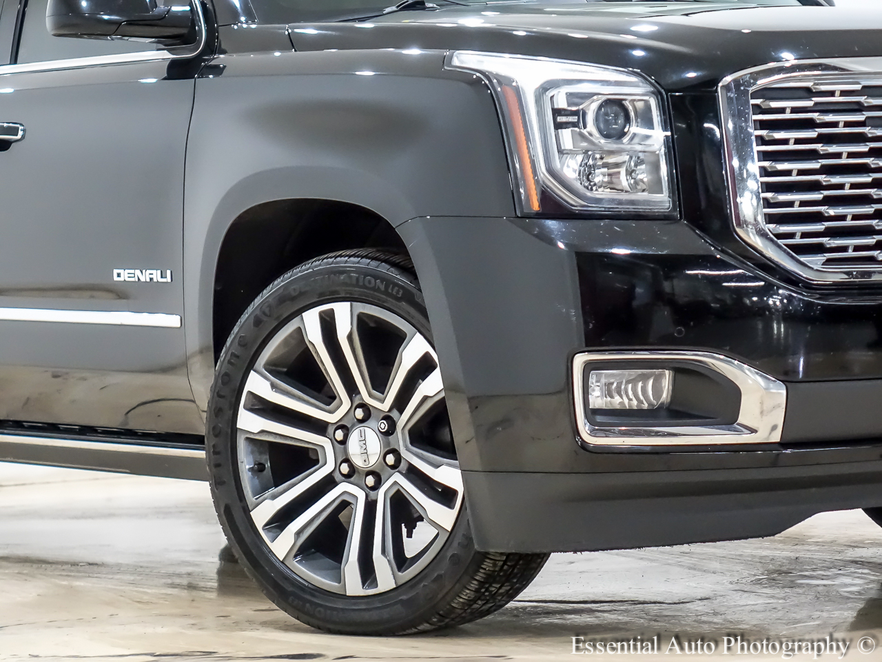GMC Yukon XL Denali 4WD 2019
