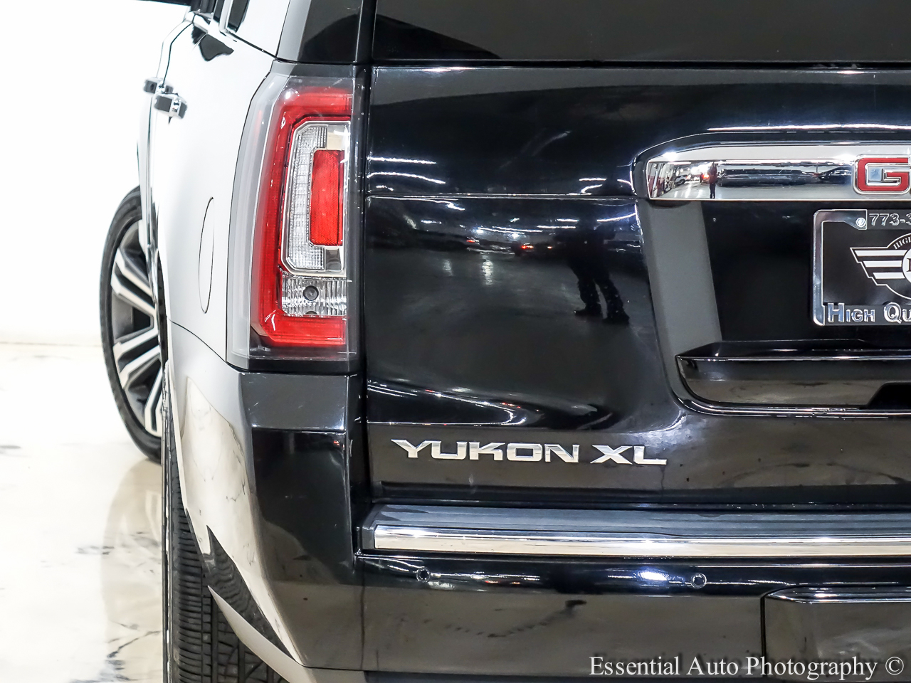 GMC Yukon XL Denali 4WD 2019