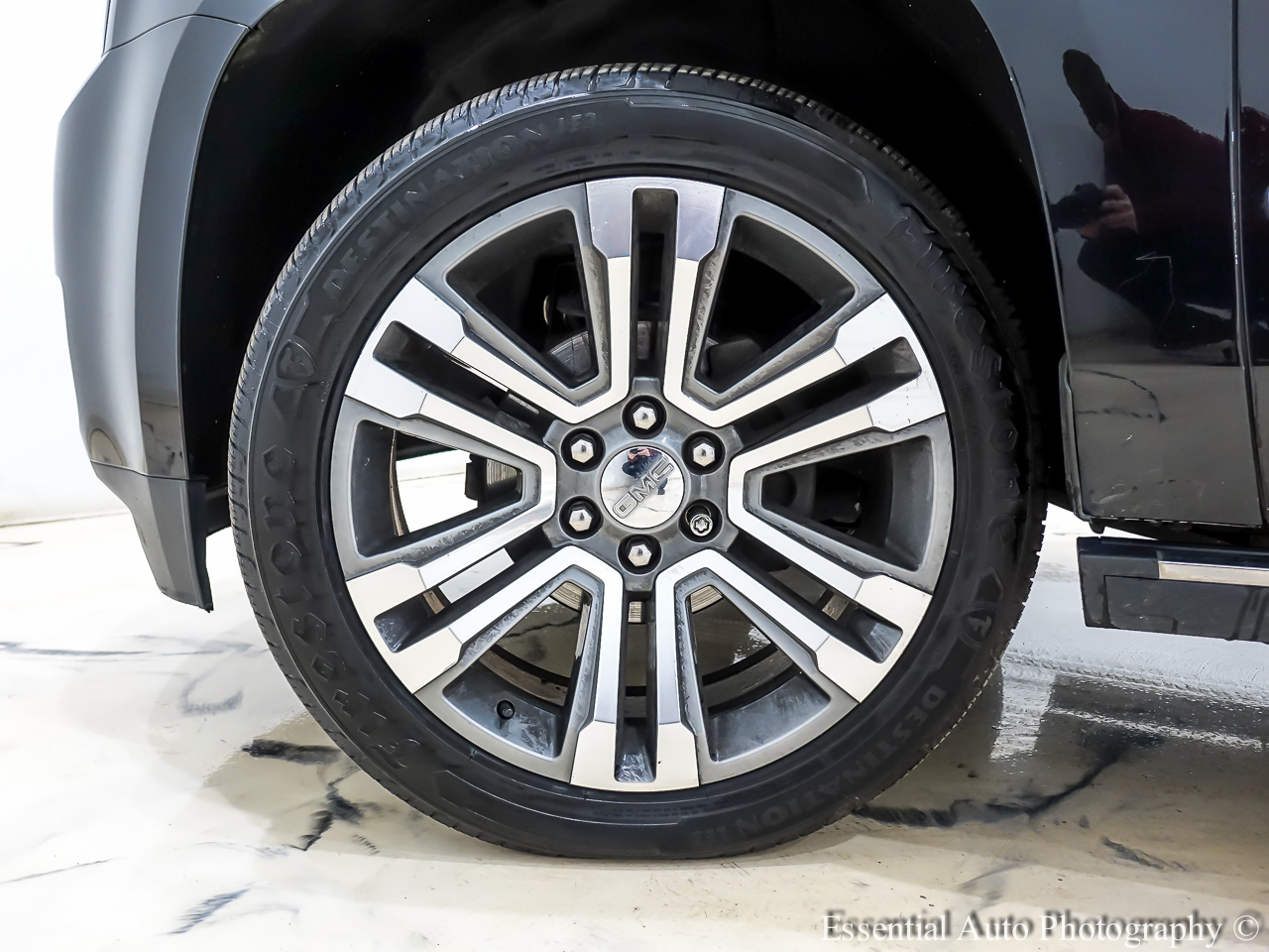 GMC Yukon XL Denali 4WD 2019