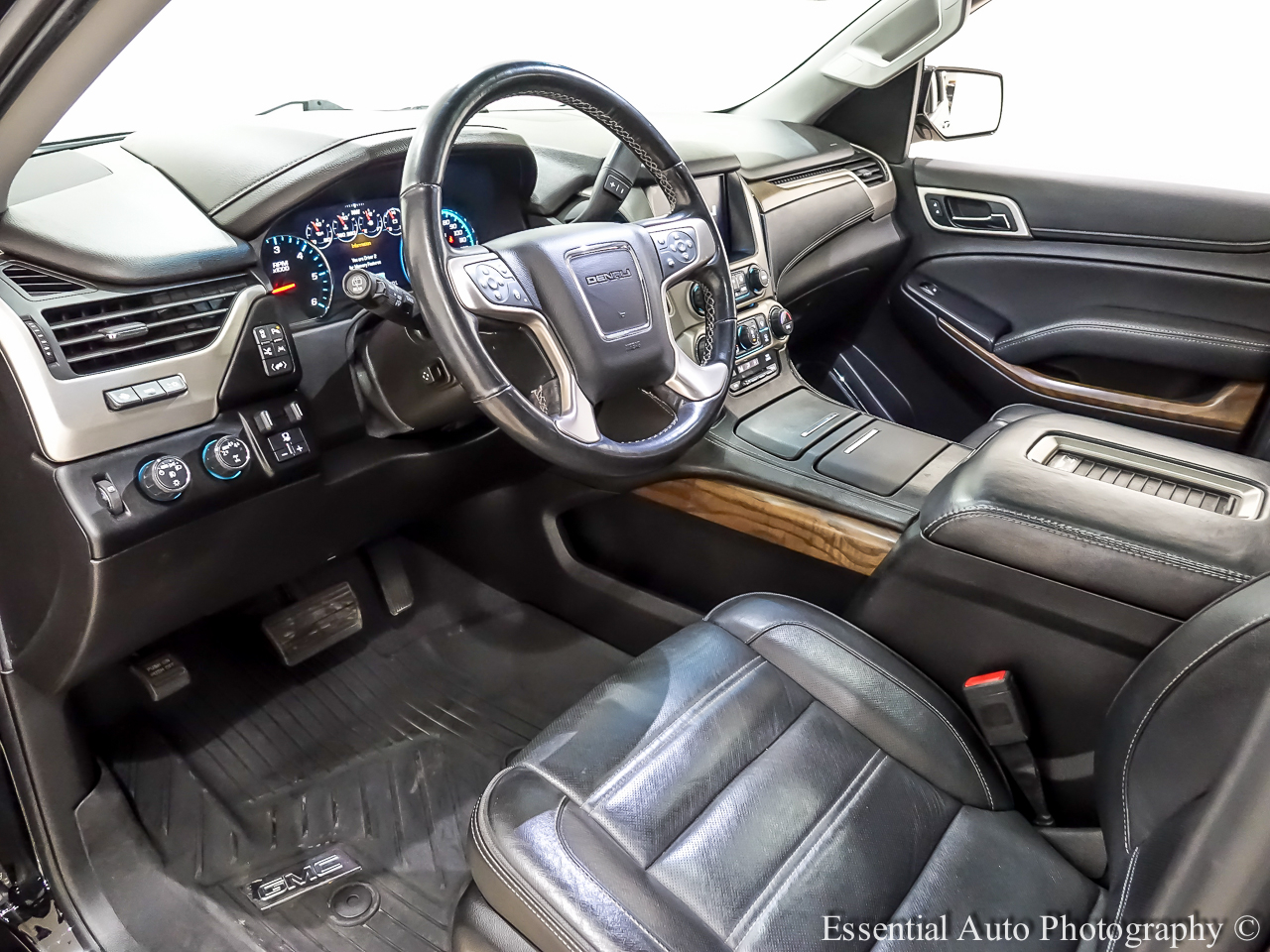 GMC Yukon XL Denali 4WD 2019