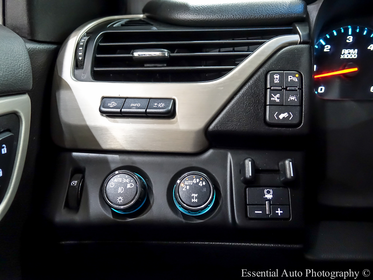 GMC Yukon XL Denali 4WD 2019