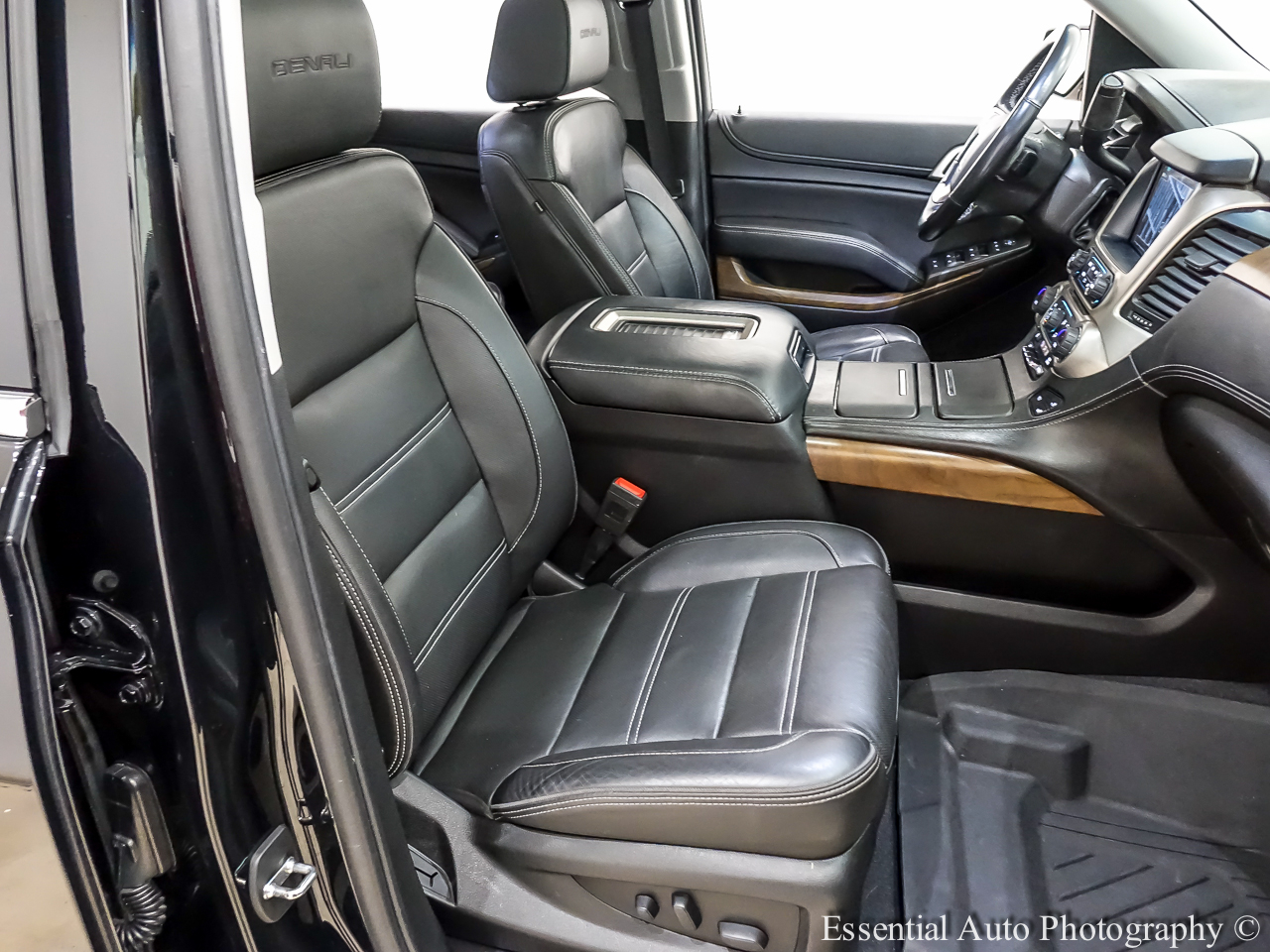 GMC Yukon XL Denali 4WD 2019