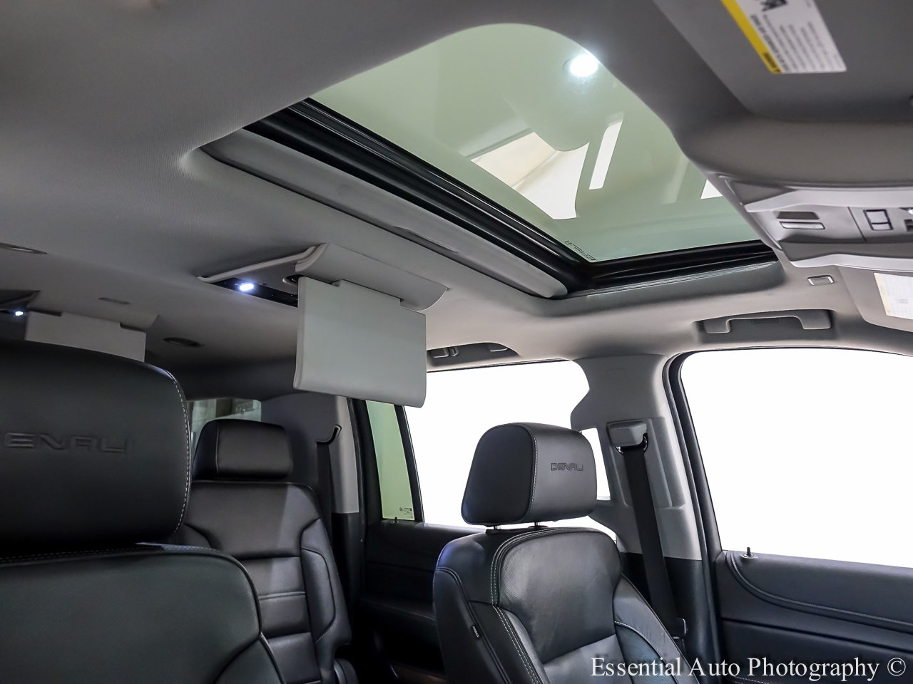 GMC Yukon XL Denali 4WD 2019