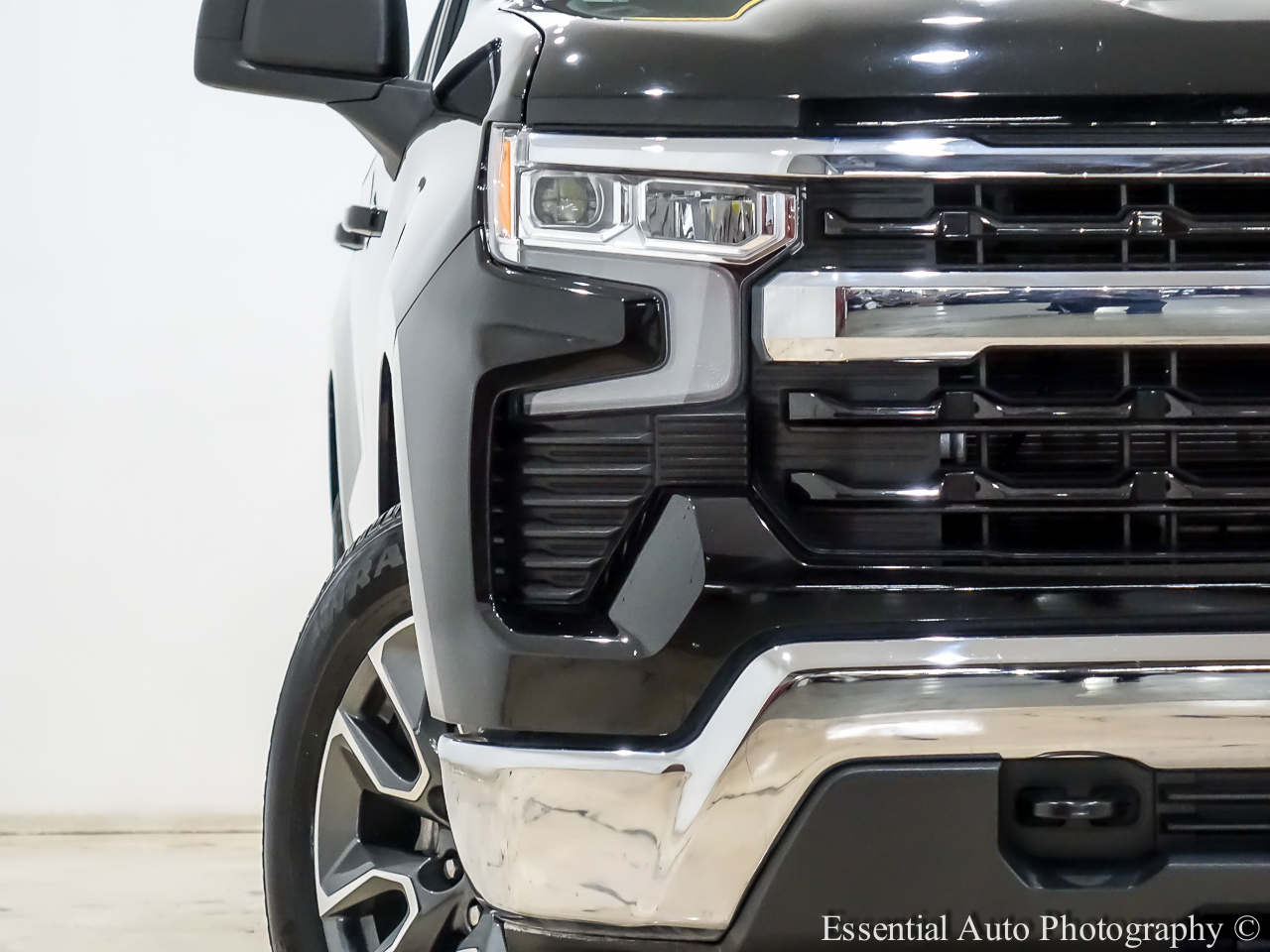 Chevrolet Silverado 1500 LT-L Crew Cab 4WD 2023