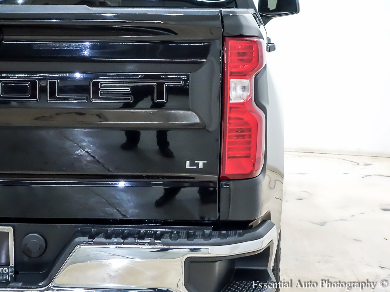 Chevrolet Silverado 1500 LT-L Crew Cab 4WD 2023