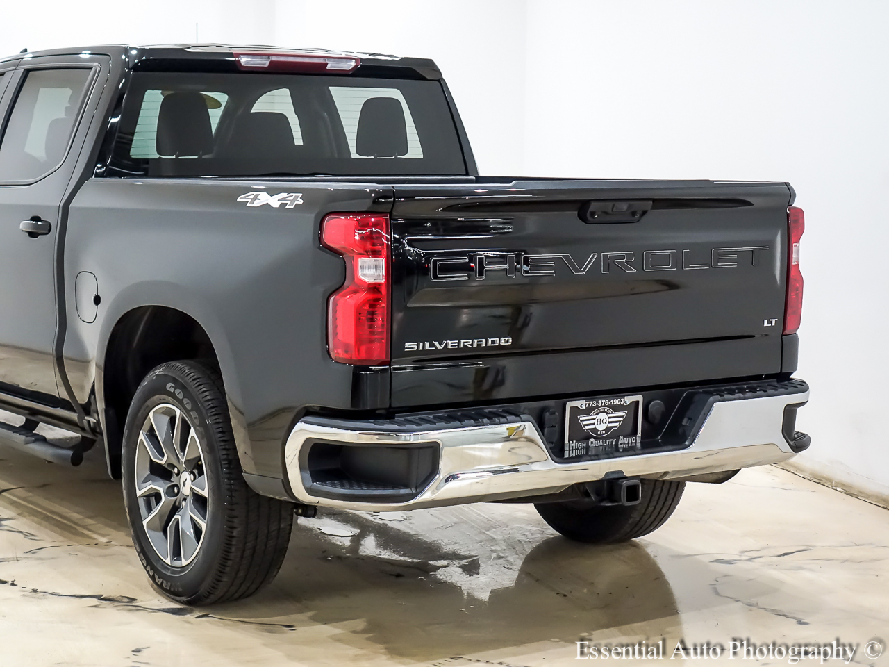 Chevrolet Silverado 1500 LT-L Crew Cab 4WD 2023