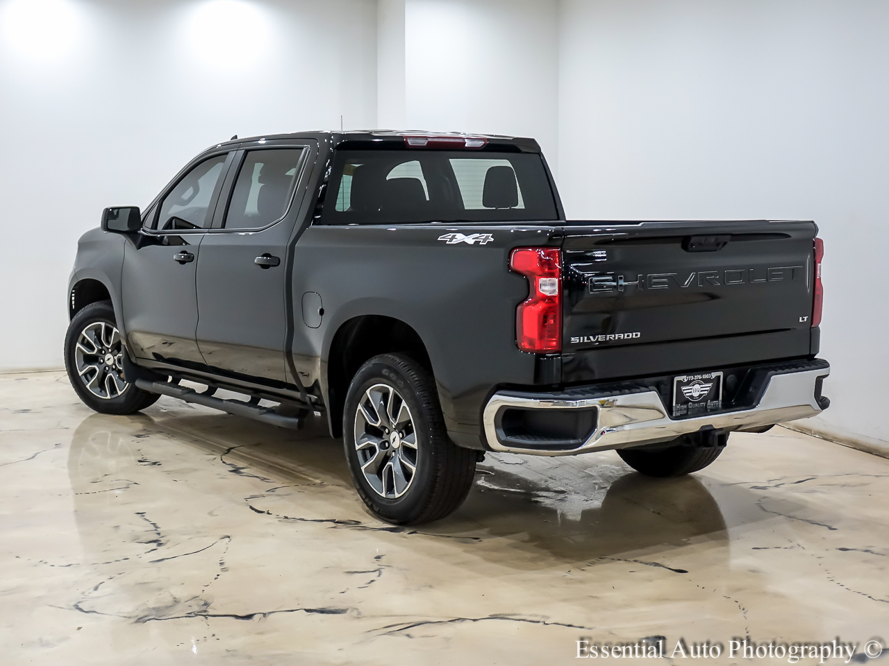 Chevrolet Silverado 1500 LT-L Crew Cab 4WD 2023