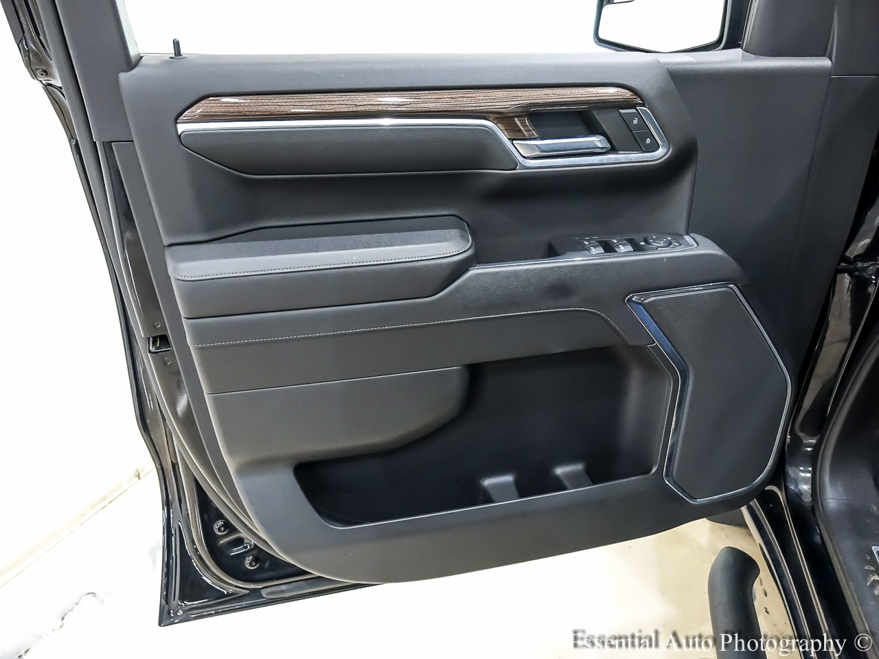 Chevrolet Silverado 1500 LT-L Crew Cab 4WD 2023