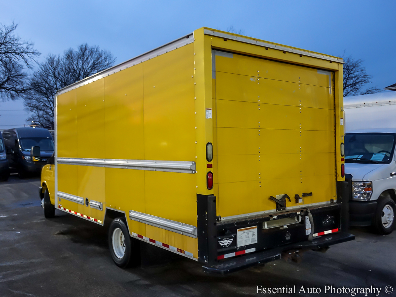 GMC Savana G3500 177 in. 2016