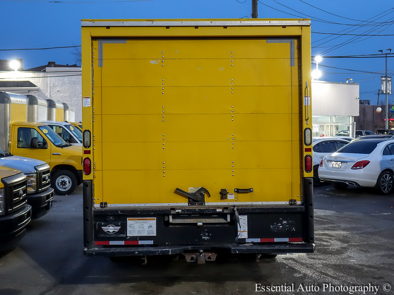 GMC Savana G3500 177 in. 2016