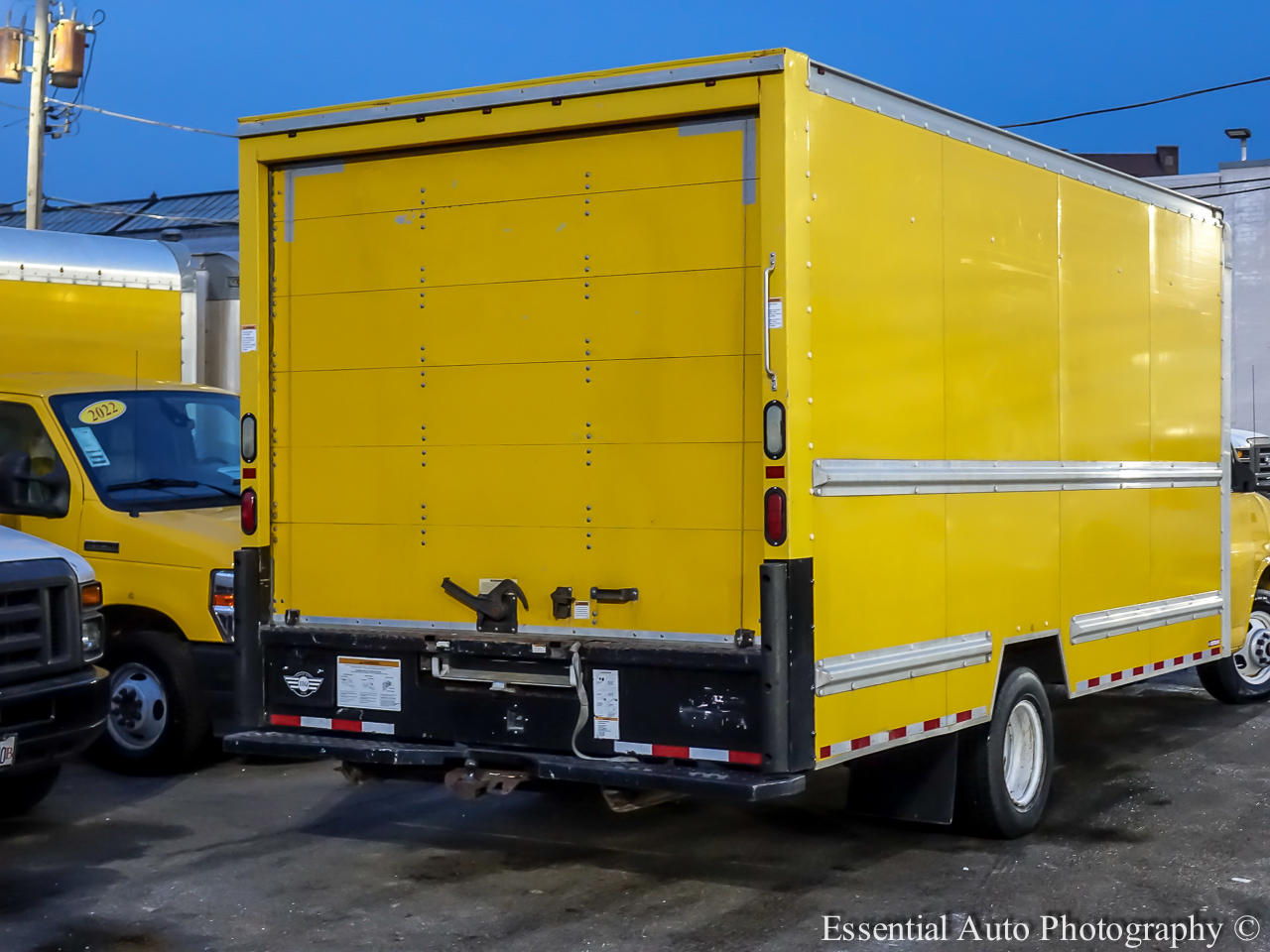 GMC Savana G3500 177 in. 2016