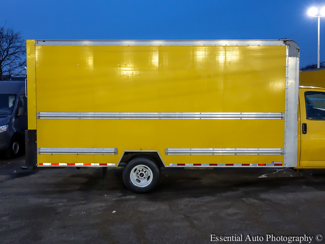 GMC Savana G3500 177 in. 2016