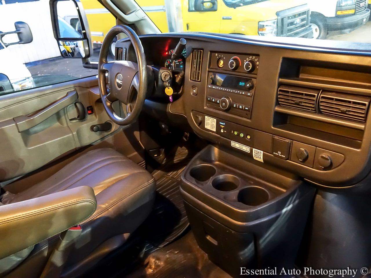 GMC Savana G3500 177 in. 2016