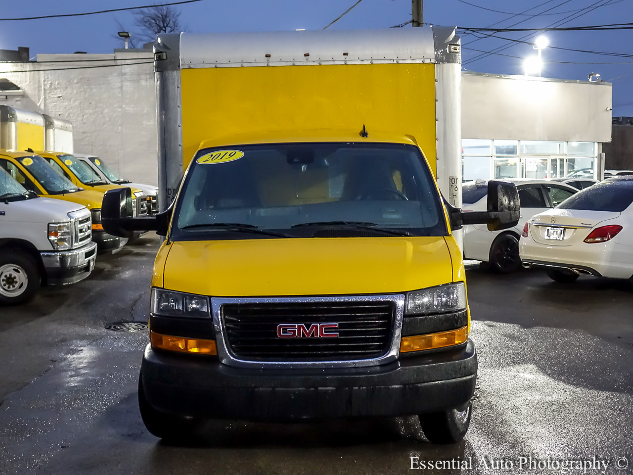 GMC Savana G3500 177 in. 2019