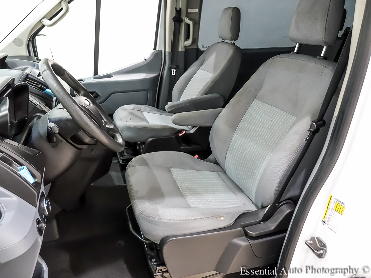 Ford Transit 350 Wagon Med. Roof XL w/Sliding Pass. 148-in. WB 2019