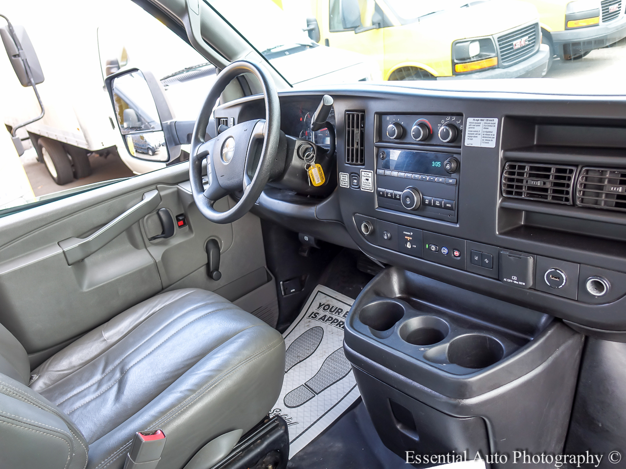 GMC Savana G3500 177 in. 2020