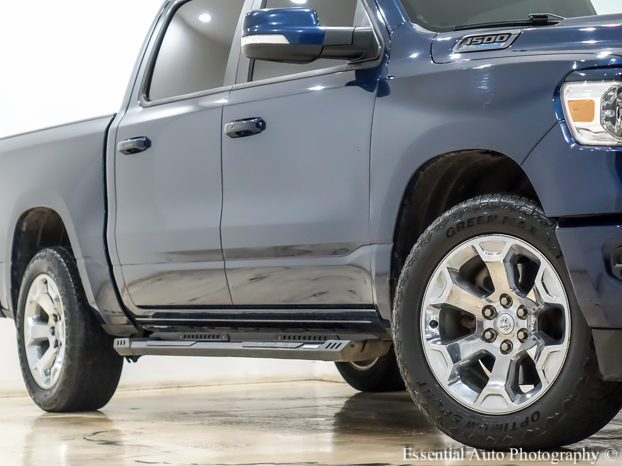 RAM 1500 Big Horn Crew Cab SWB 4WD 2021