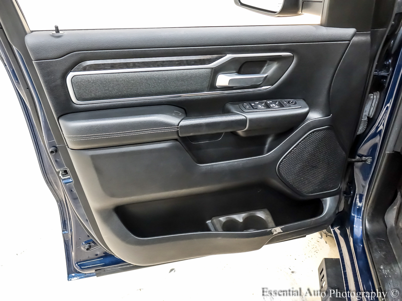 RAM 1500 Big Horn Crew Cab SWB 4WD 2021