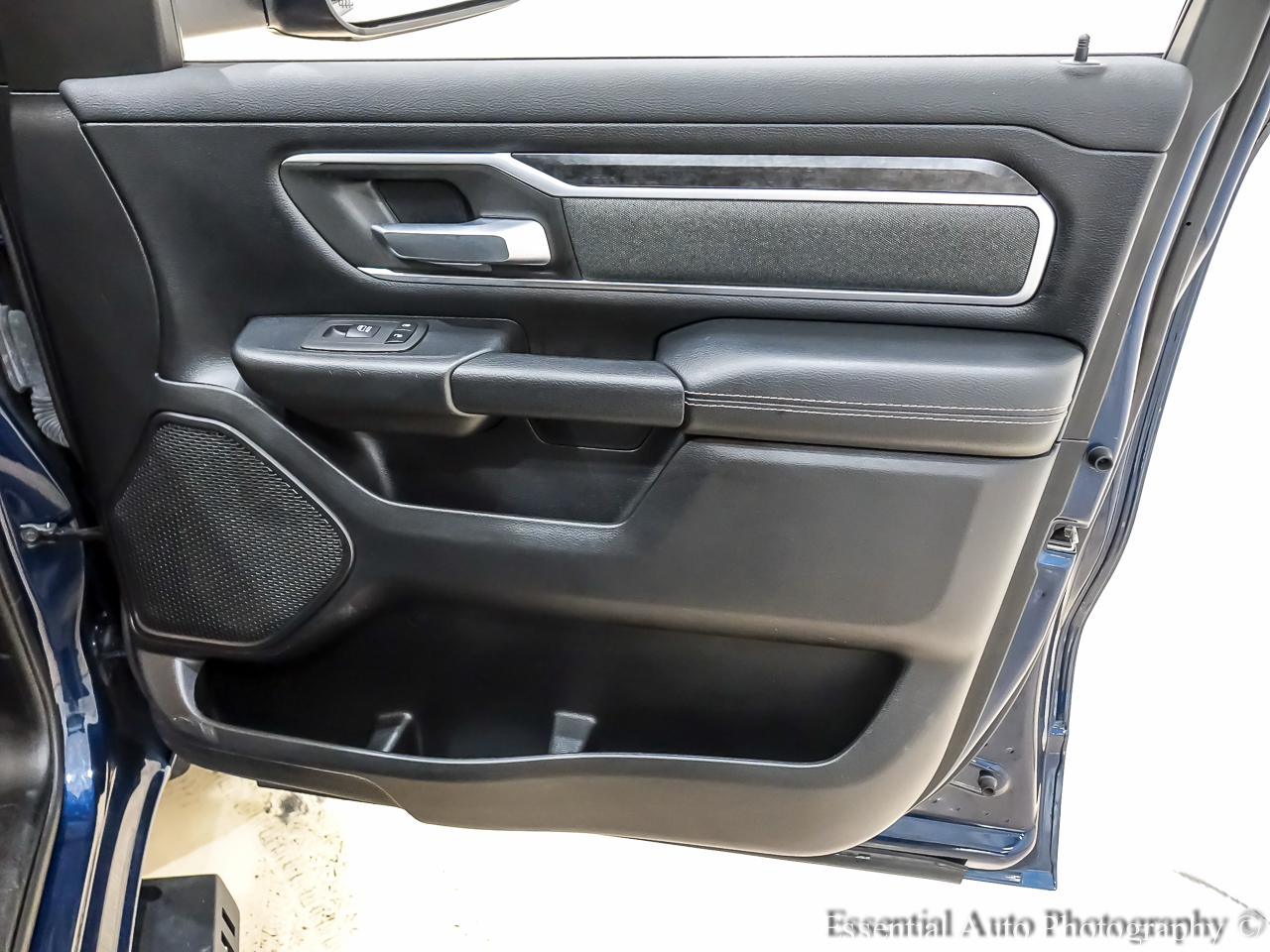 RAM 1500 Big Horn Crew Cab SWB 4WD 2021