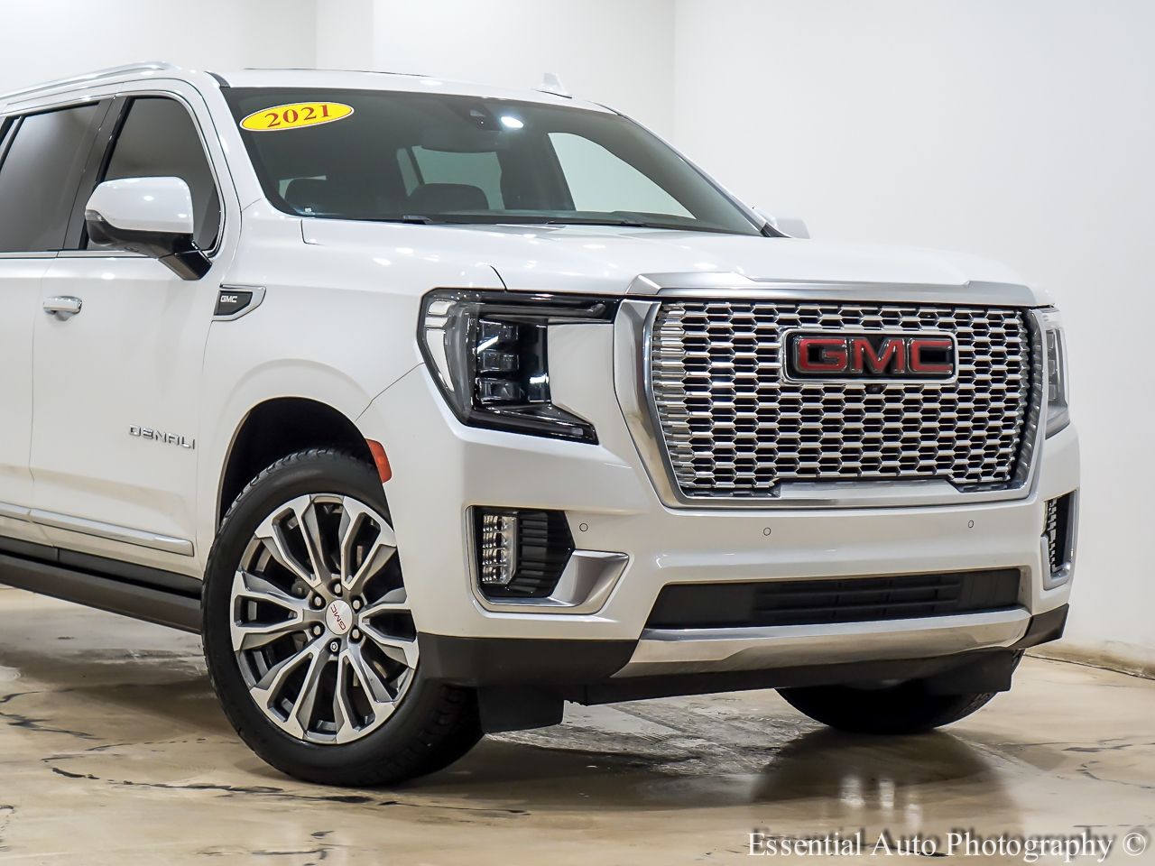 GMC Yukon XL Denali 4WD 2021