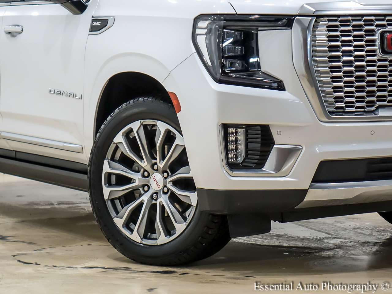 GMC Yukon XL Denali 4WD 2021