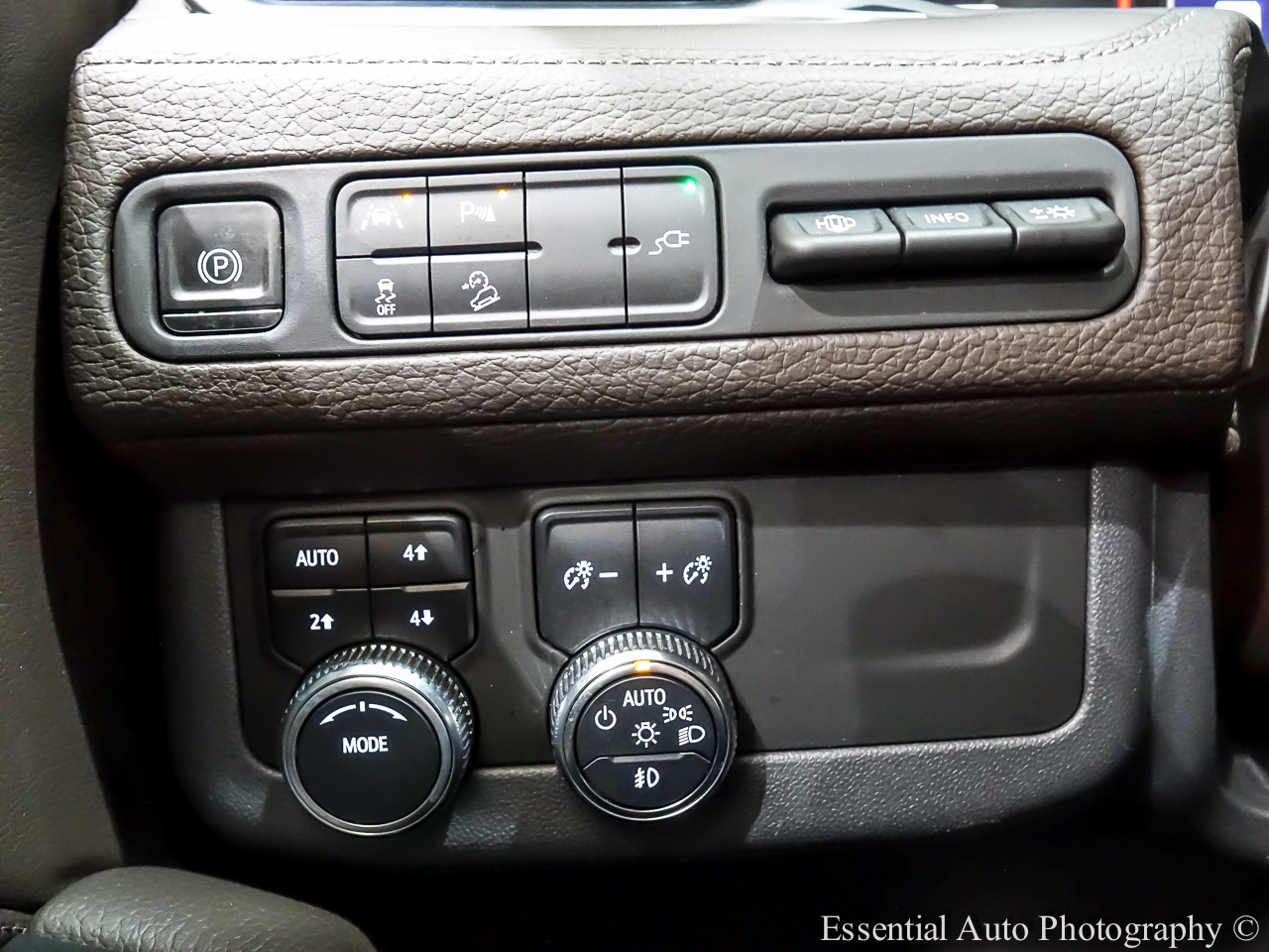 GMC Yukon XL Denali 4WD 2021