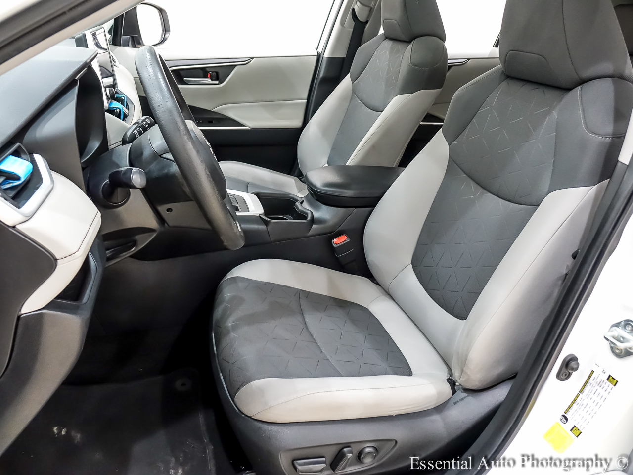 Toyota RAV4 XLE 2023