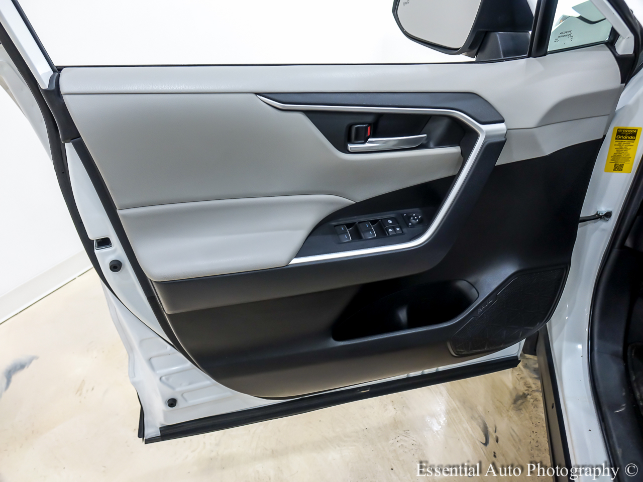 Toyota RAV4 XLE 2023