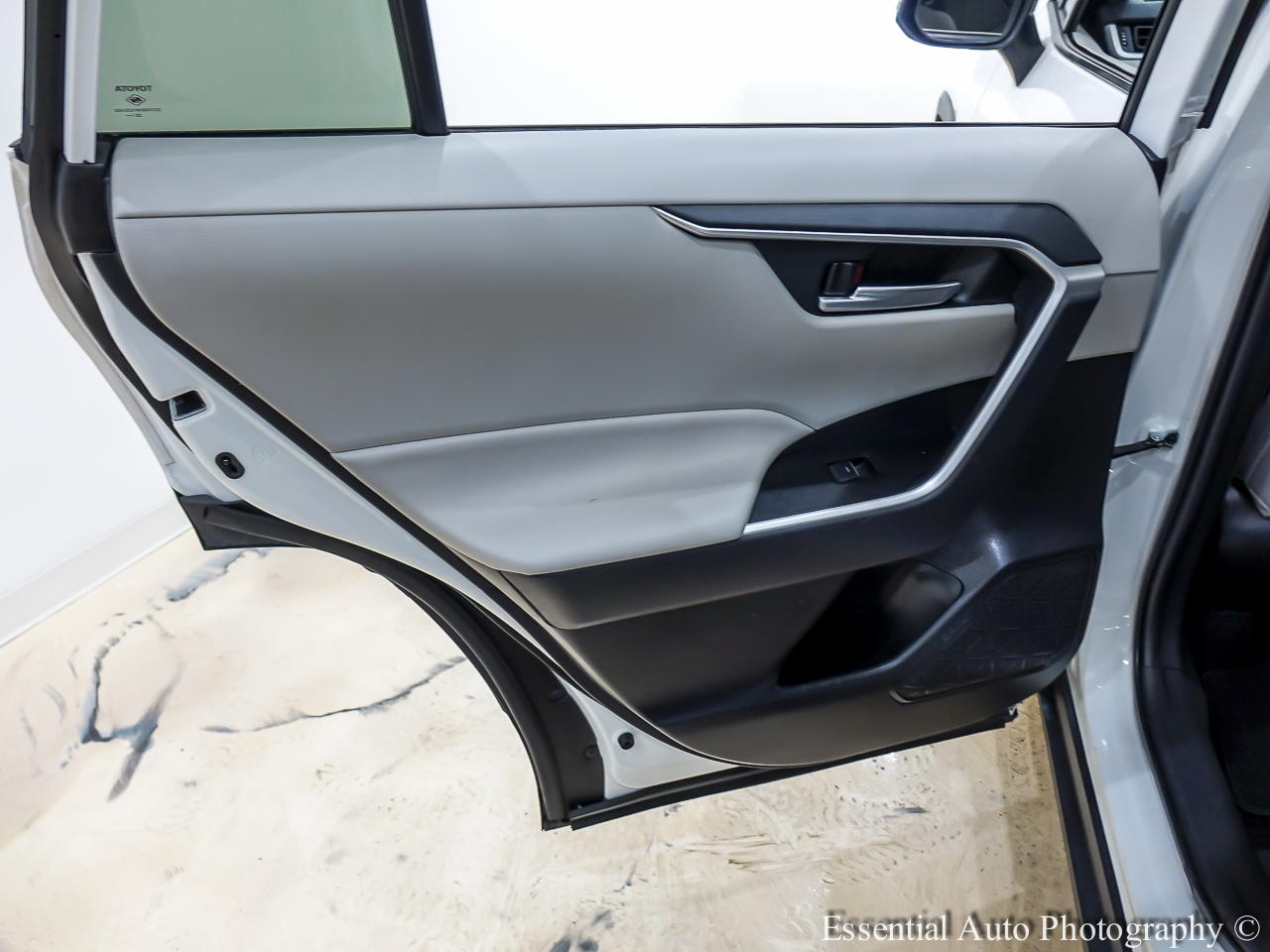 Toyota RAV4 XLE 2023