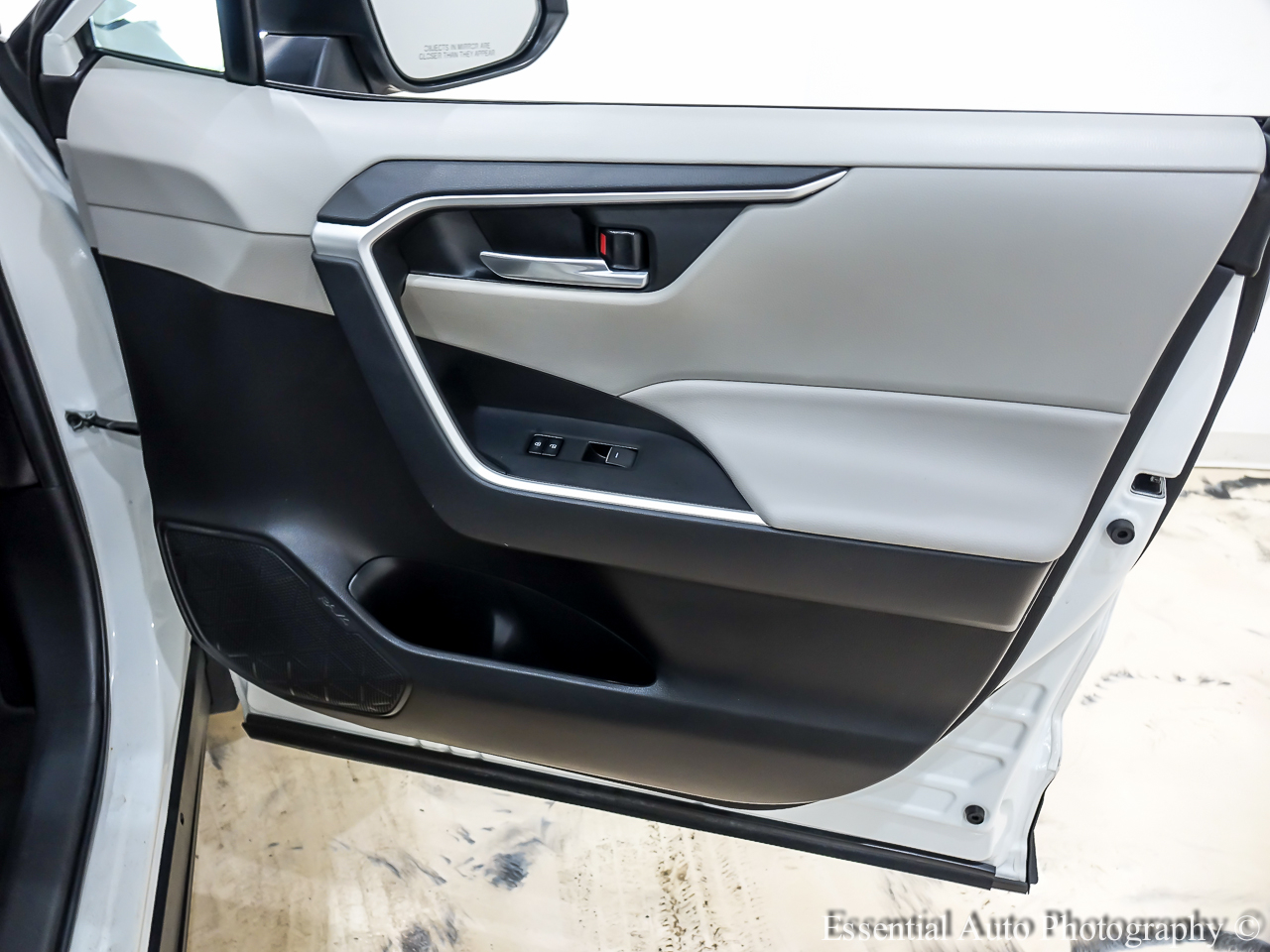 Toyota RAV4 XLE 2023