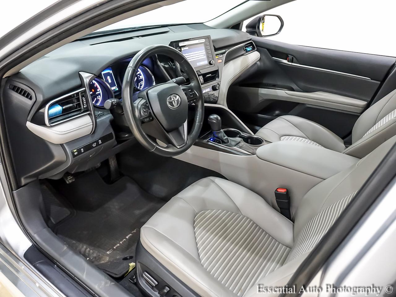 Toyota Camry SE 2024