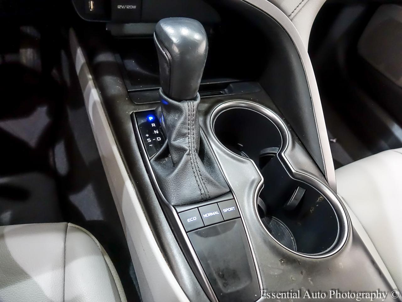 Toyota Camry SE 2024