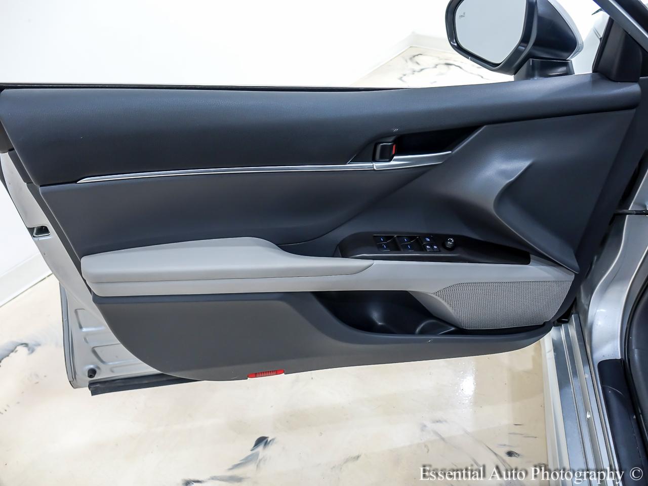 Toyota Camry SE 2024