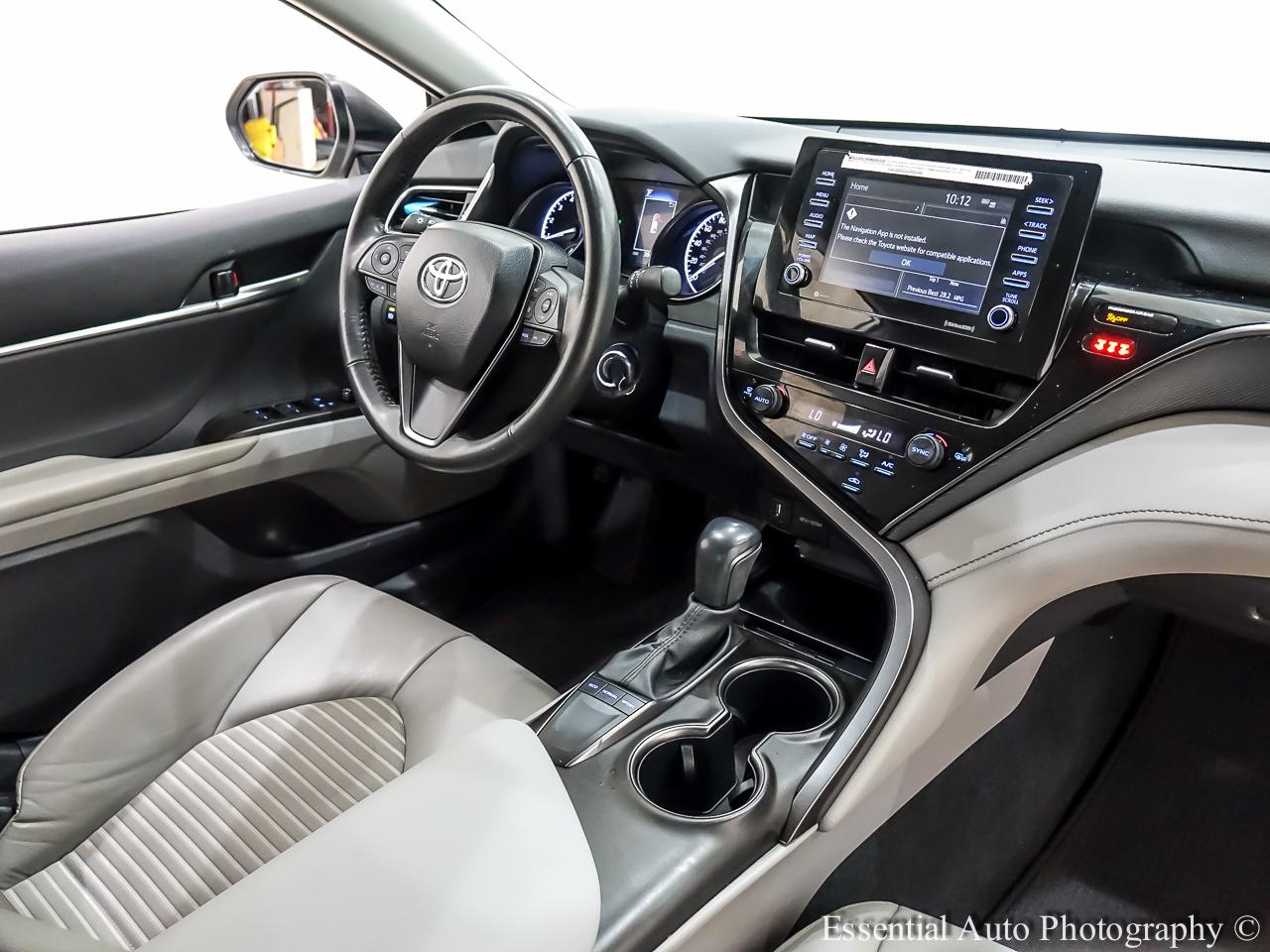 Toyota Camry SE 2024