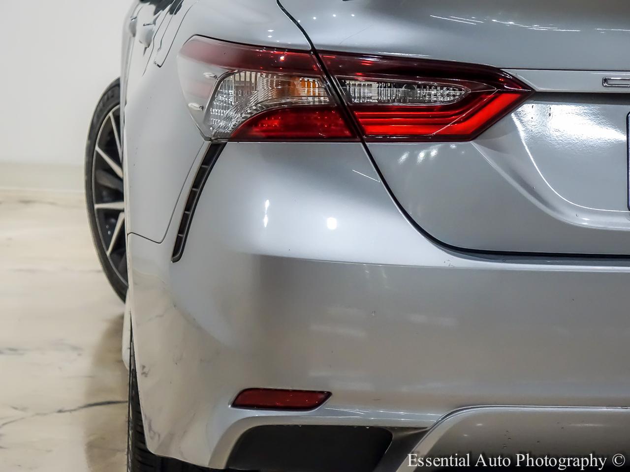 Toyota Camry SE 2021