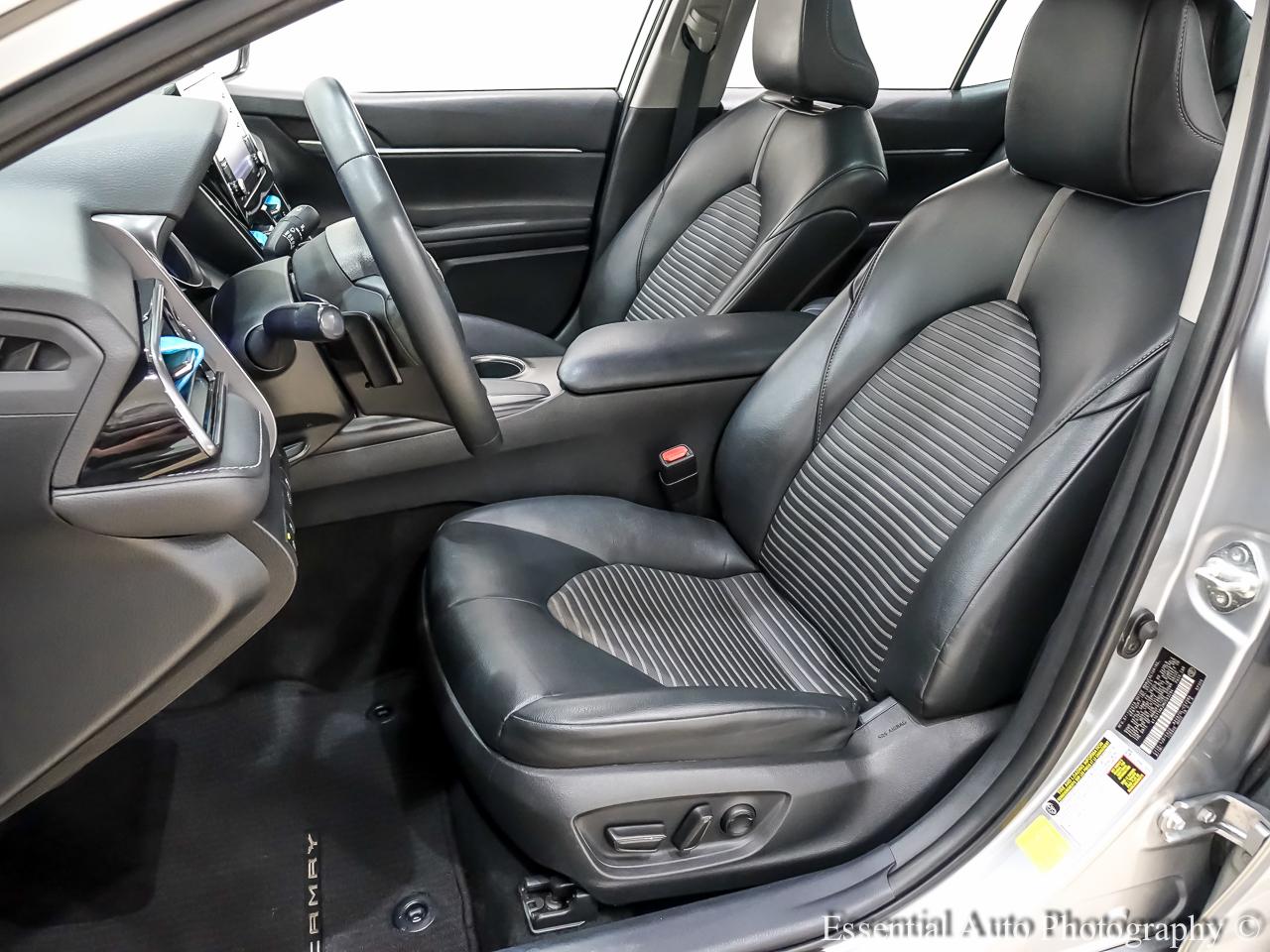 Toyota Camry SE 2021