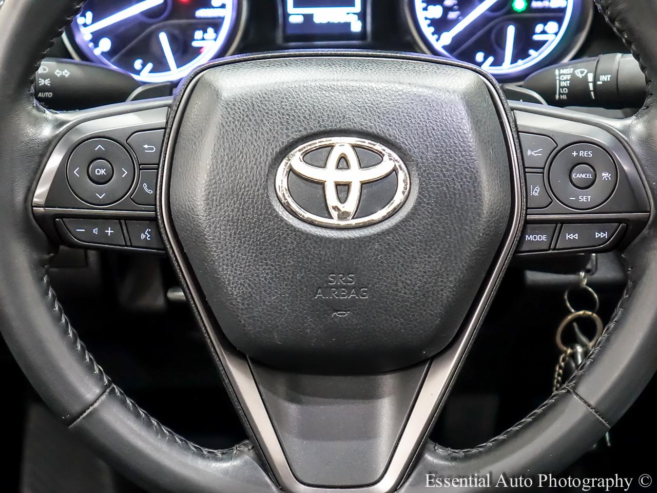 Toyota Camry SE 2021