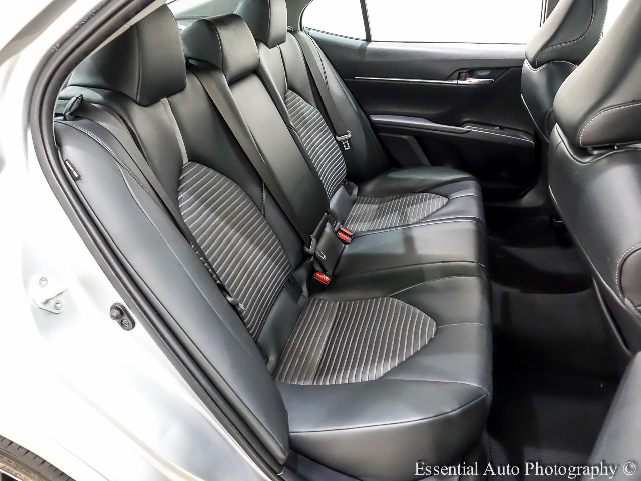 Toyota Camry SE 2021