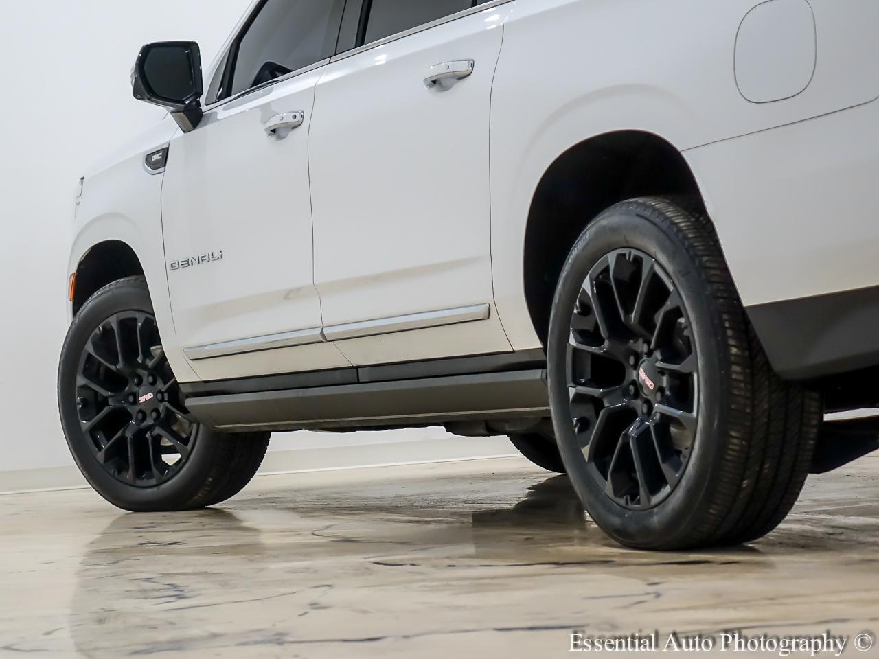 GMC Yukon XL Denali 4WD 2022