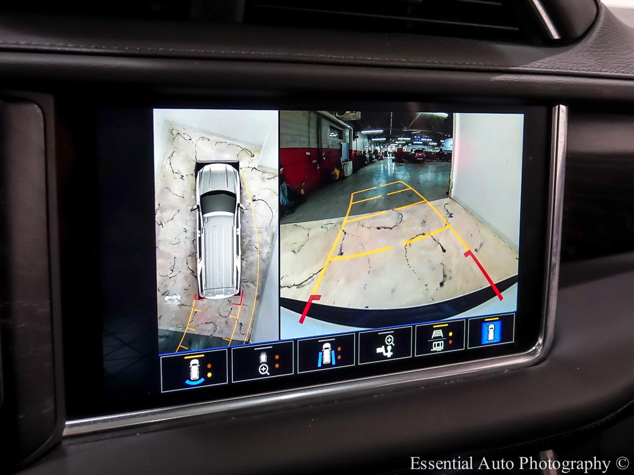 GMC Yukon XL Denali 4WD 2022