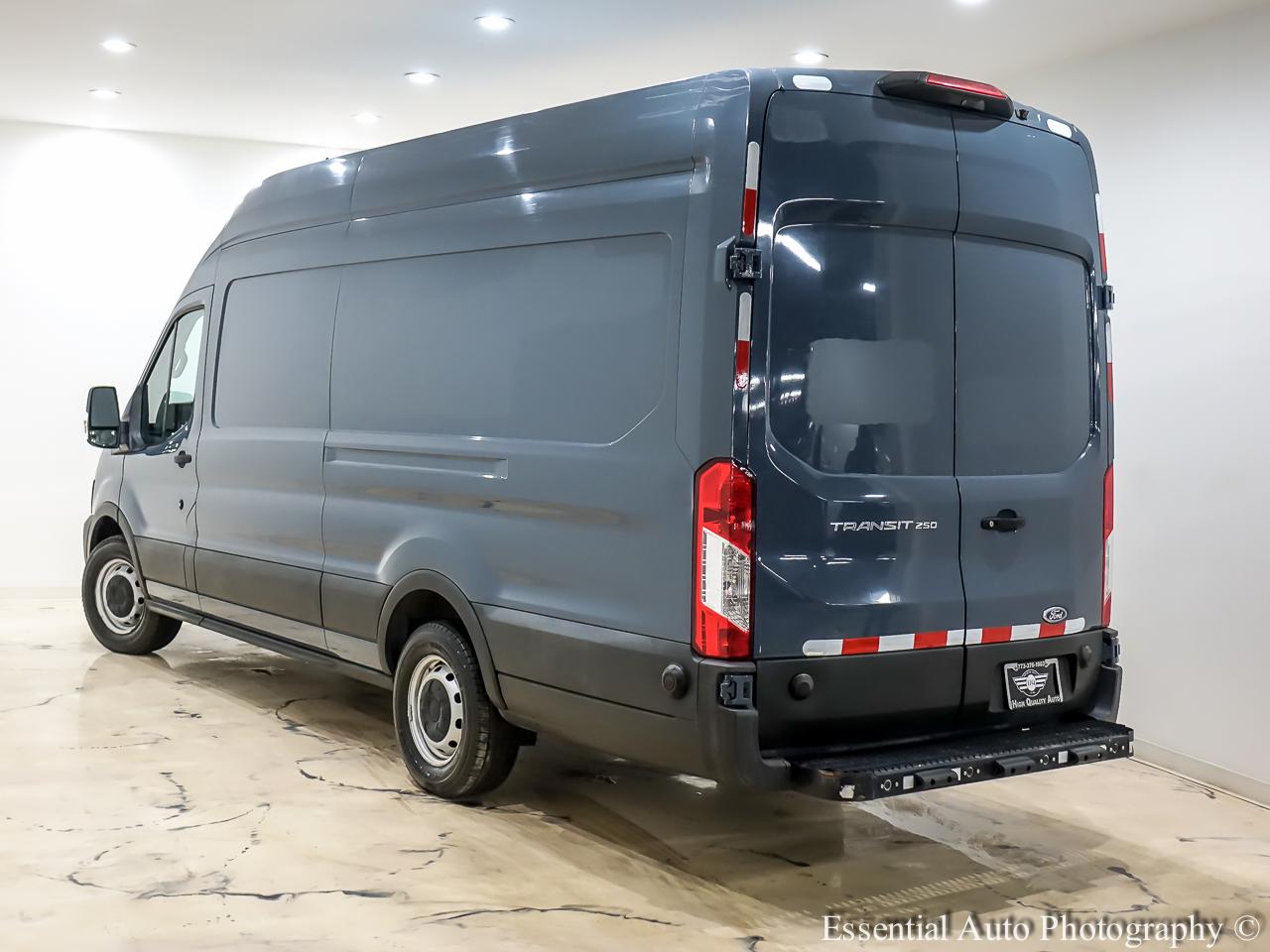 Ford Transit 250 Van High Roof w/Sliding Pass. 148-in. WB EL 2020