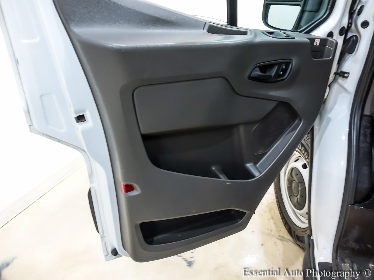 Ford Transit 250 Van Med. Roof w/Sliding Pass. 130-in. WB 2020