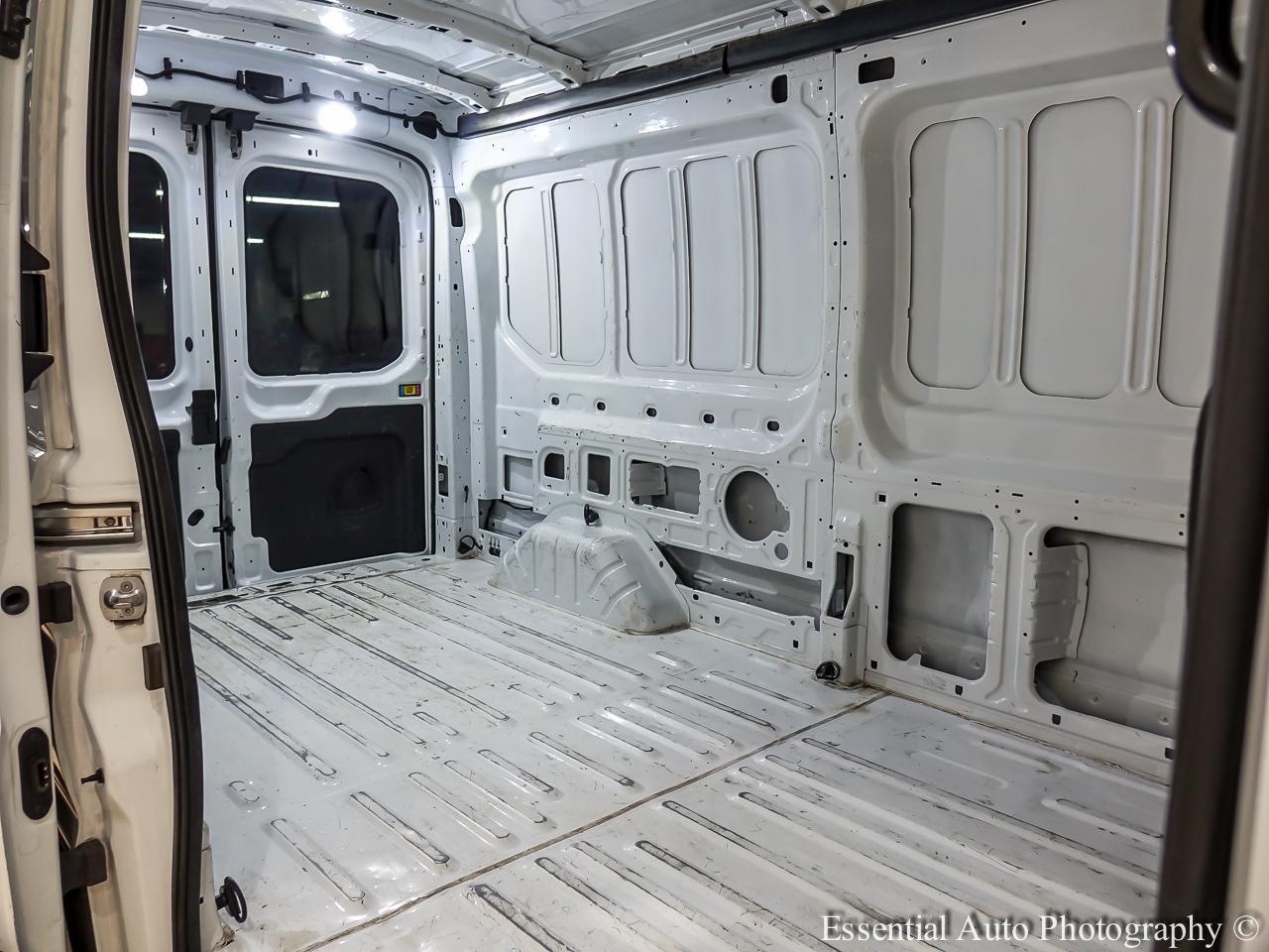 Ford Transit 250 Van Med. Roof w/Sliding Pass. 130-in. WB 2020