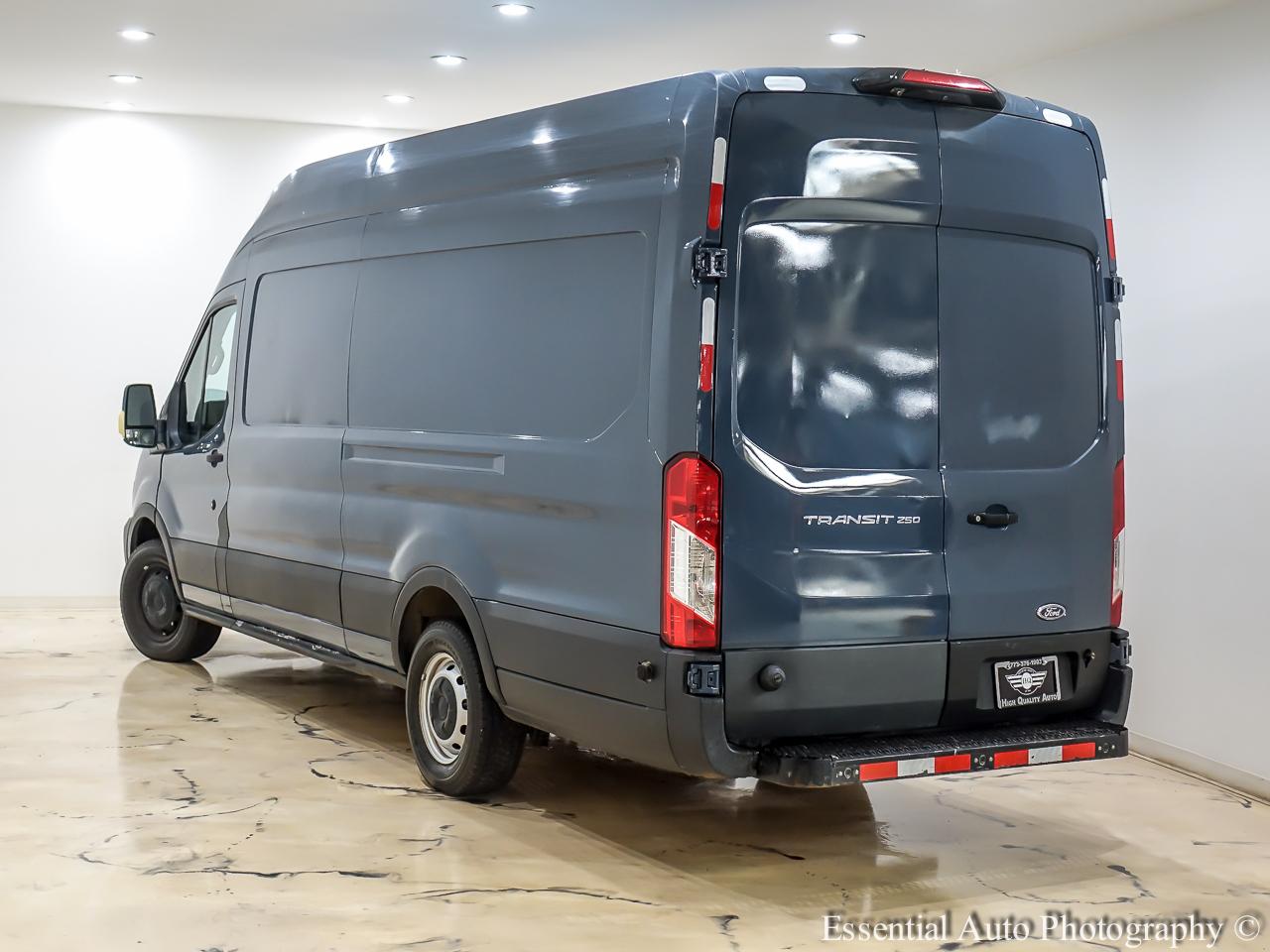 Ford Transit 250 Van High Roof w/Sliding Pass. 148-in. WB EL 2020